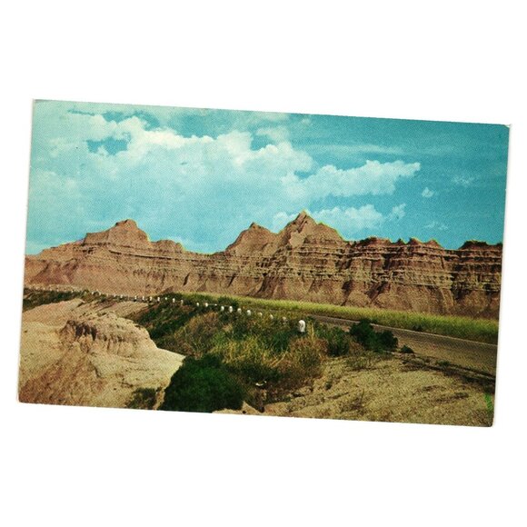 Badlands Of South Dakota Vintage Postcard Plastichrome P24391 Rushmore Photo - Picture 1 of 2